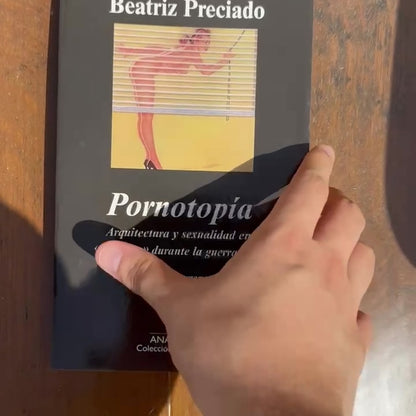 Pornotopía: Arquitectura y sexualidad en «Playboy» durante la guerra fría